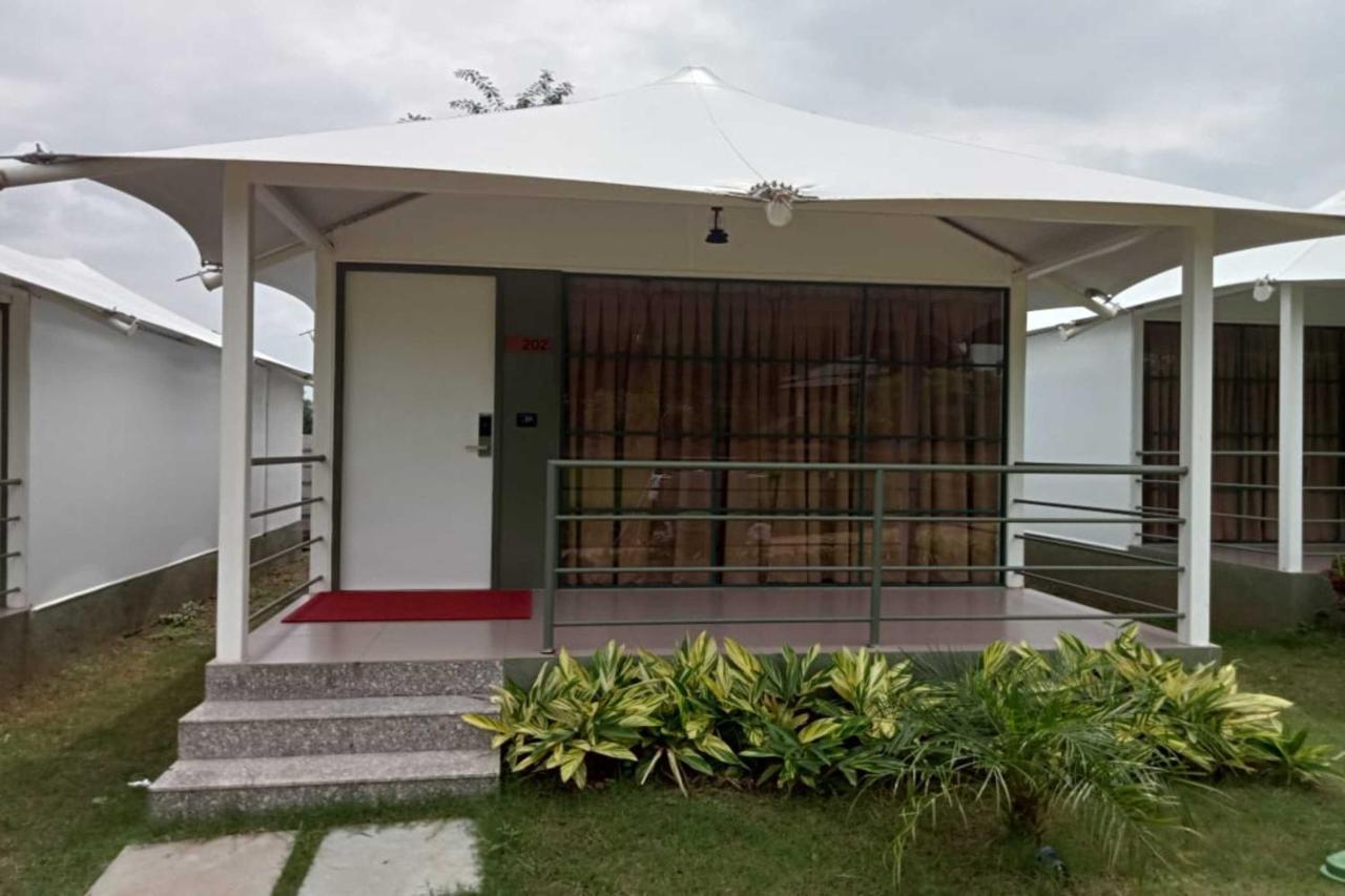 White Feather Resort Kauncha Silvassa Ngoại thất bức ảnh