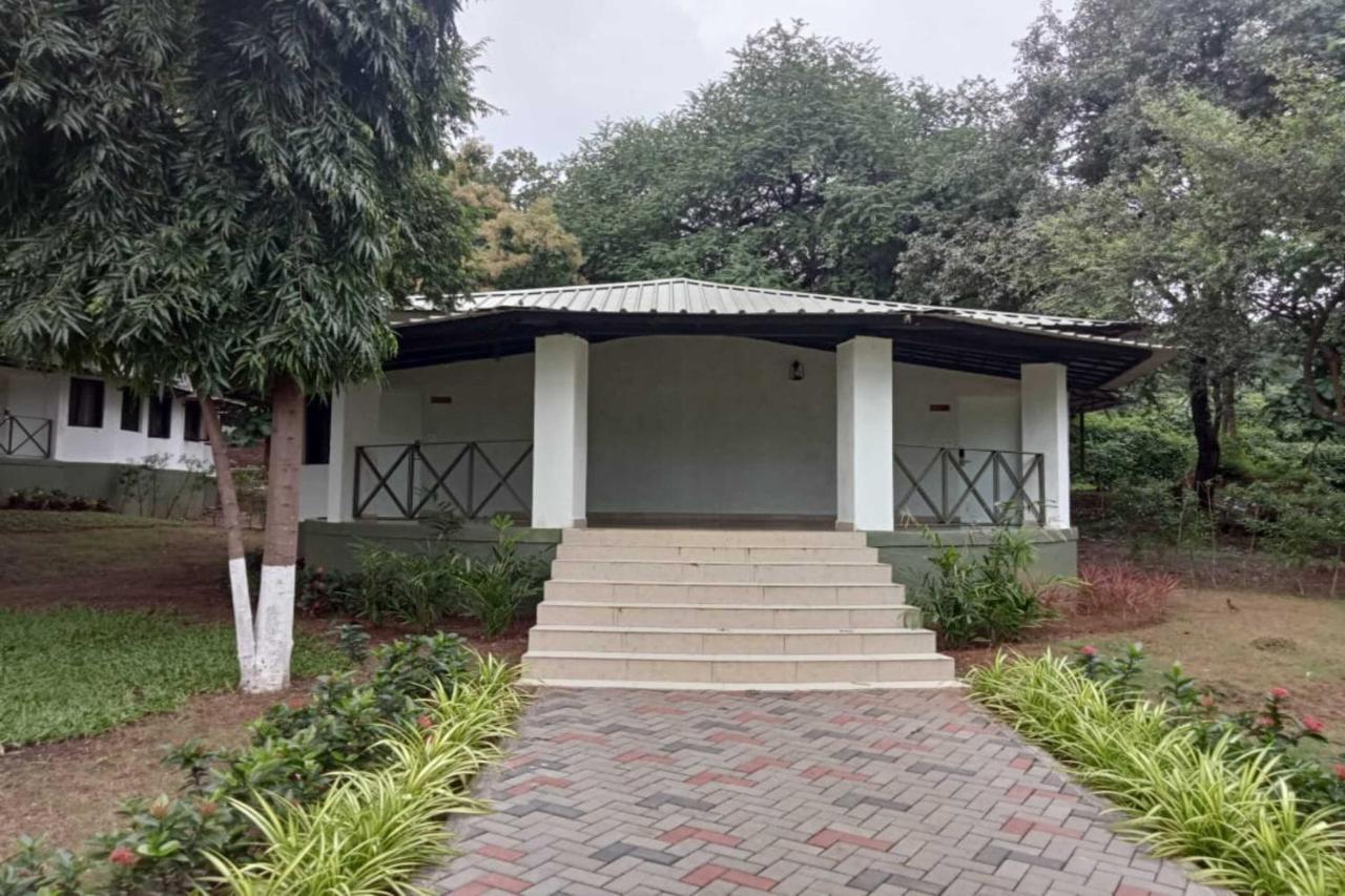 White Feather Resort Kauncha Silvassa Ngoại thất bức ảnh