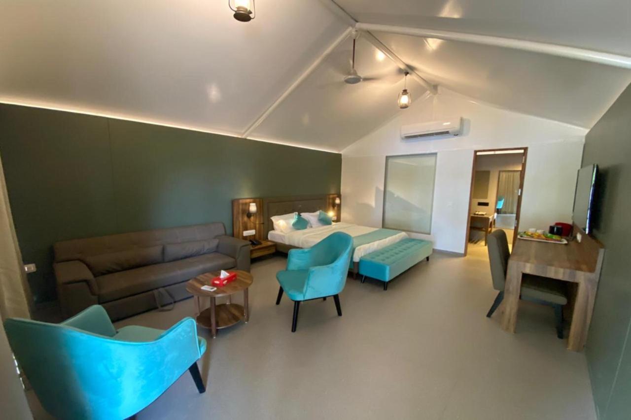 White Feather Resort Kauncha Silvassa Ngoại thất bức ảnh