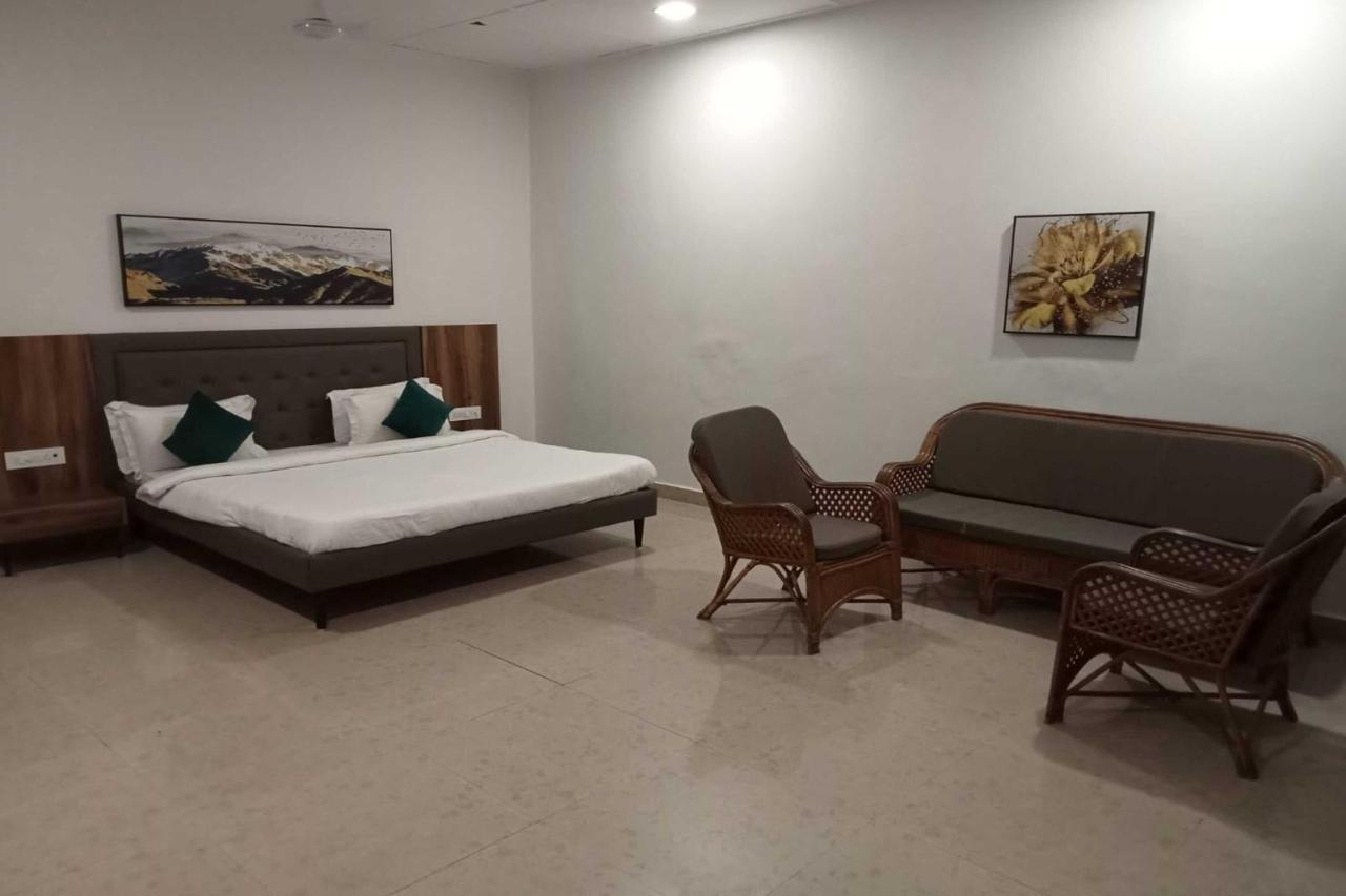 White Feather Resort Kauncha Silvassa Ngoại thất bức ảnh