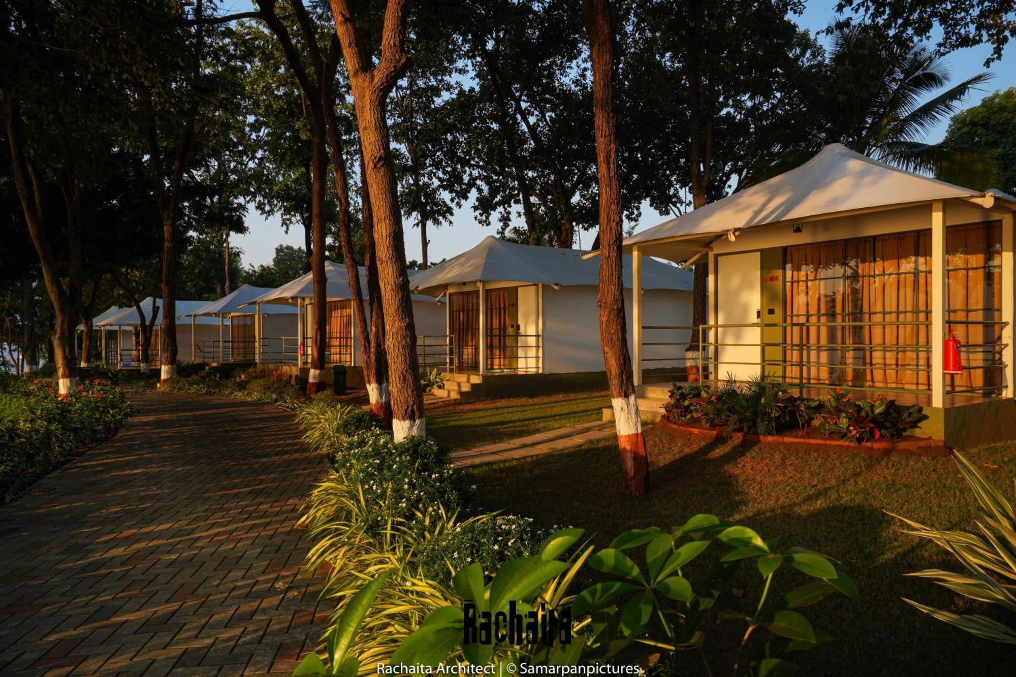 White Feather Resort Kauncha Silvassa Ngoại thất bức ảnh