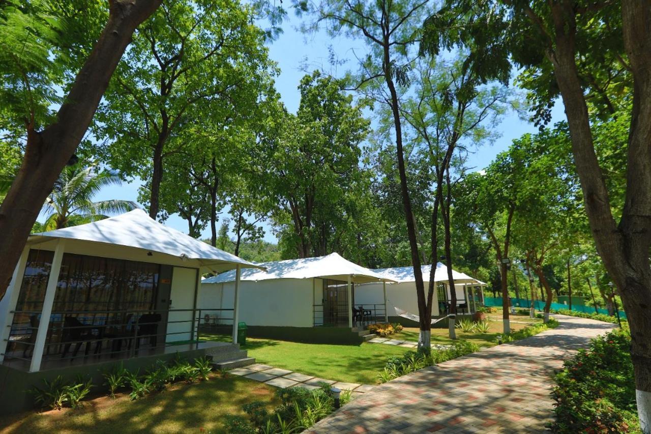 White Feather Resort Kauncha Silvassa Ngoại thất bức ảnh