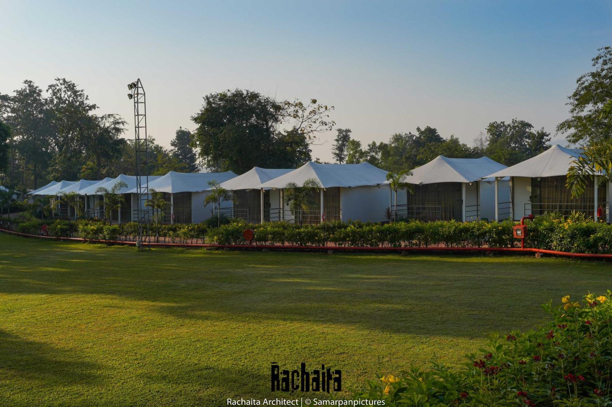 White Feather Resort Kauncha Silvassa Ngoại thất bức ảnh