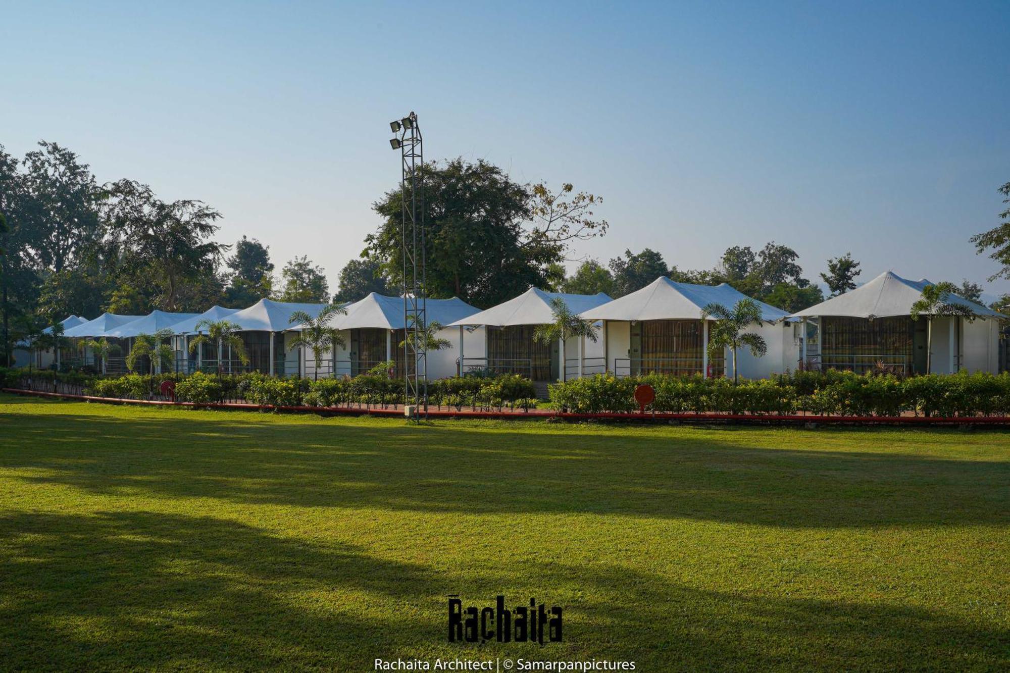 White Feather Resort Kauncha Silvassa Ngoại thất bức ảnh